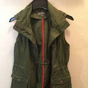 Market & Spruce Army Green Hooded Vest